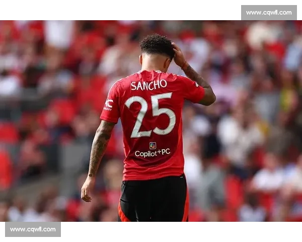 曼联急售桑乔!那不勒斯、米兰、维拉加入争夺,高薪成最大障碍